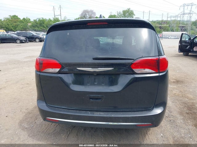 45100665 :رقم المزاد ، 2C4RC1BG3HR515588 vin ، 2017 Chrysler Pacifica Touring-l مزاد بيع
