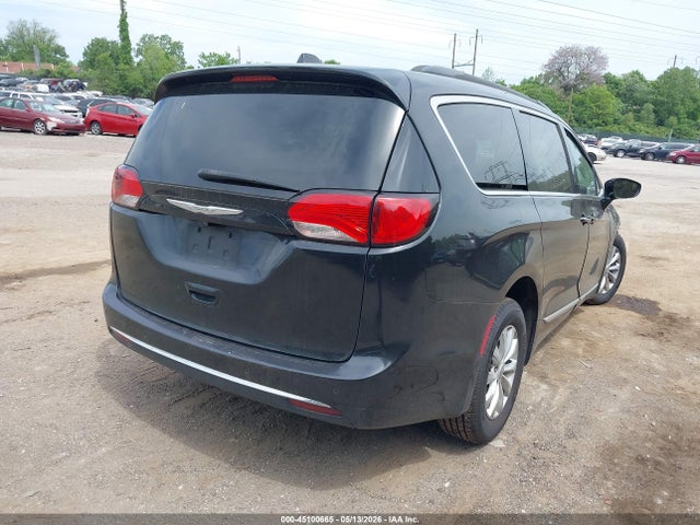 45100665 :رقم المزاد ، 2C4RC1BG3HR515588 vin ، 2017 Chrysler Pacifica Touring-l مزاد بيع