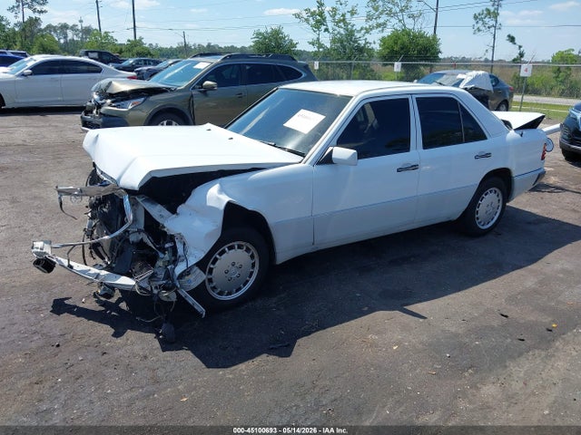 45100693 :رقم المزاد ، WDBEA32E5PB964233 vin ، 1993 Mercedes-benz 300 E مزاد بيع