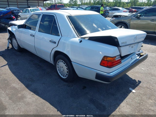 45100693 :رقم المزاد ، WDBEA32E5PB964233 vin ، 1993 Mercedes-benz 300 E مزاد بيع