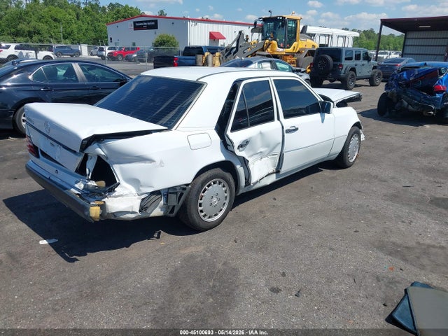 45100693 :رقم المزاد ، WDBEA32E5PB964233 vin ، 1993 Mercedes-benz 300 E مزاد بيع