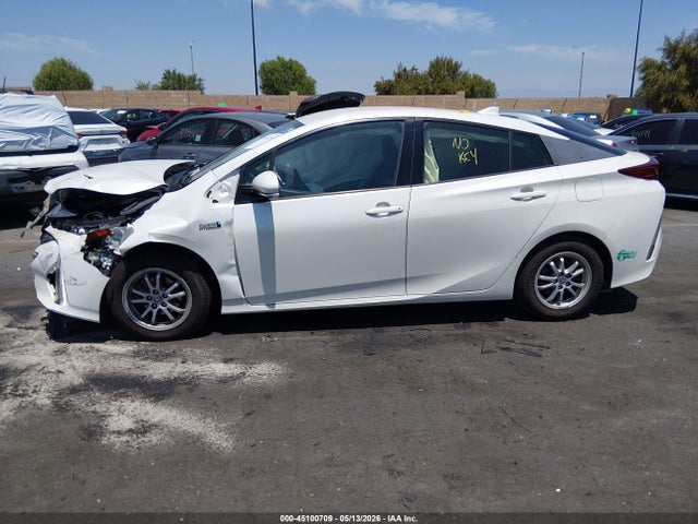 Toyota Prius Prime Plus 2017 JTDKARFPXH3000676 Image 13