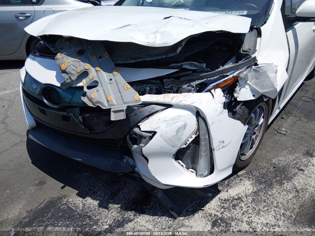 Toyota Prius Prime Plus 2017 JTDKARFPXH3000676 Image 6