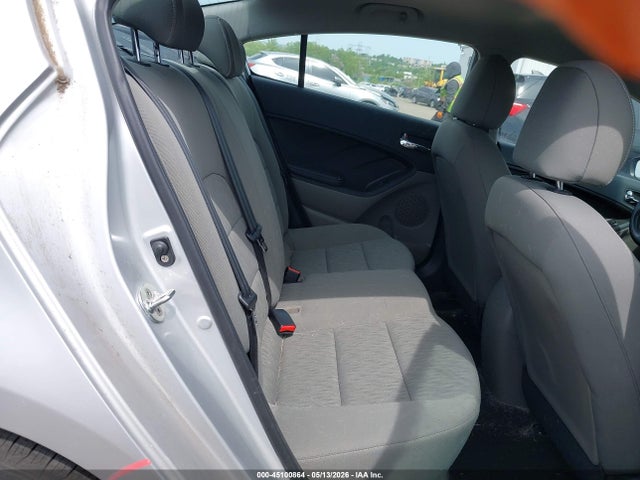 45100864 :رقم المزاد ، KNAFK4A67G5527901 vin ، 2016 Kia Forte Lx مزاد بيع