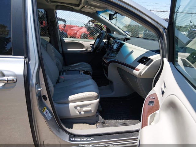 Aukcja sprzedaży 2013 Toyota Sienna Xle V6 8 Passenger, vin: 5TDYK3DC6DS322406, numer aukcji: 45100943