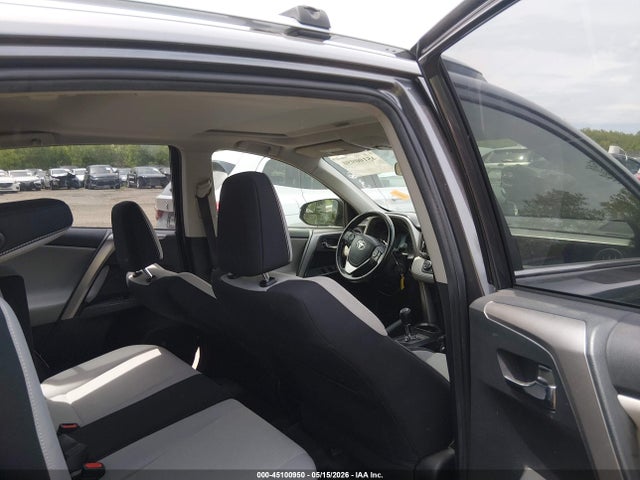Продажа на аукционе авто 2017 Toyota Rav4 Xle, vin: JTMRFREV7HJ143810, номер лота: 45100950