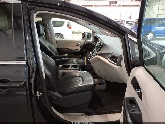 45100982 :رقم المزاد ، 2C4RC1L74PR575621 vin ، 2023 Chrysler Pacifica Hybrid Touring L مزاد بيع