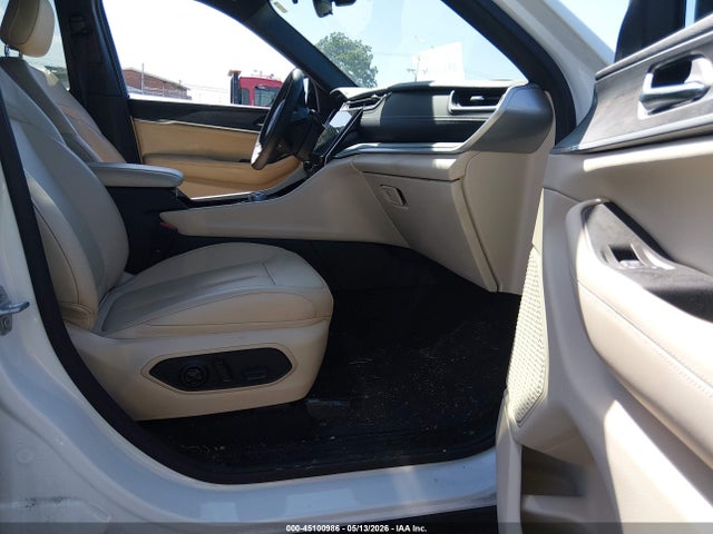 Продажа на аукционе авто 2023 Jeep Grand Cherokee Limited 4x2, vin: 1C4RJGBG5PC511820, номер лота: 45100986