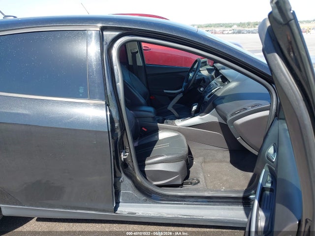 1FADP3K2XEL127847 Ford FOCUS SE