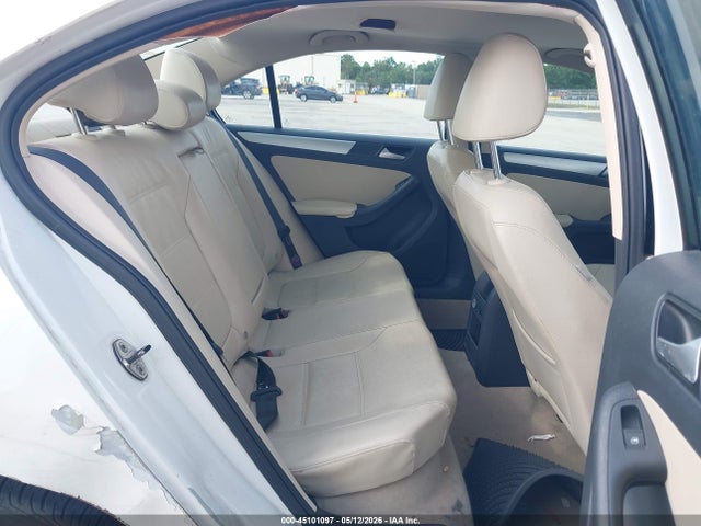 2014 Volkswagen Jetta 1.8t Se მანქანა იყიდება აუქციონზე, vin: 3VWD07AJ7EM237295, აუქციონის ნომერი: 45101097