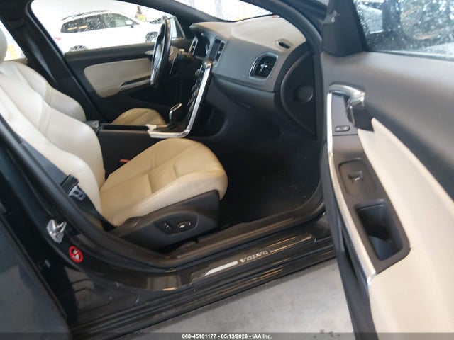 Продаж на аукціоні авто 2015 Volvo S60 T5 Premier Plus, vin: YV140MFC9F1314477, номер лоту: 45101177