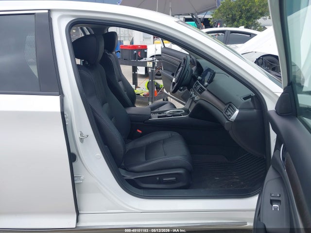 1HGCV3F90JA003113 Honda Accord Hybrid Touring