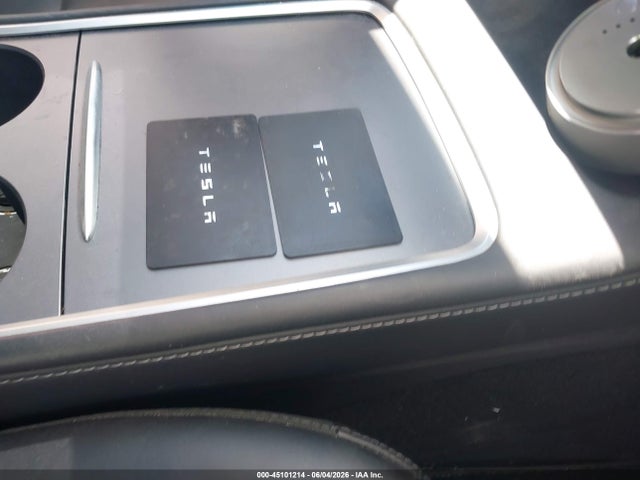 45101214 :رقم المزاد ، 5YJYGDEE7MF287421 vin ، 2021 Tesla Model Y Long Range Dual Motor All-wheel Drive مزاد بيع