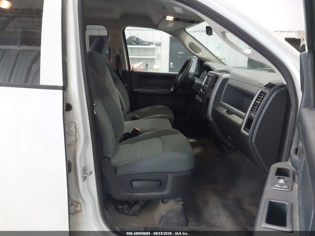 2017 Ram 1500 Tradesman  4x2 6'4 Box მანქანა იყიდება აუქციონზე, vin: 1C6RR6FG6HS614806, აუქციონის ნომერი: 45101225