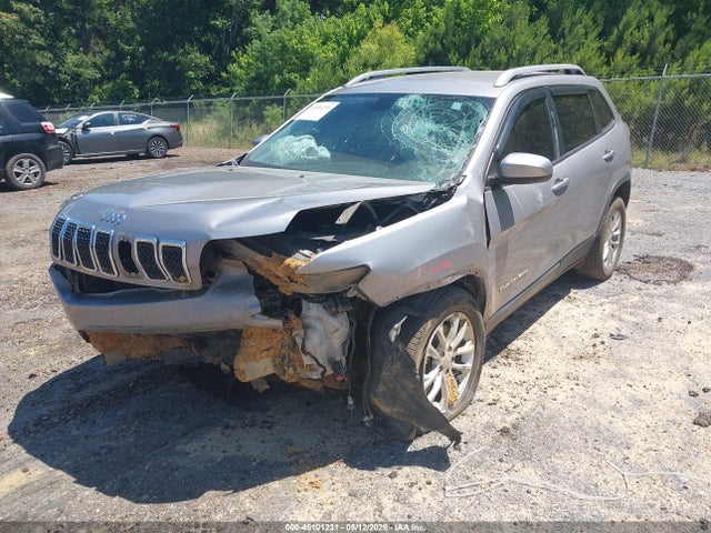 45101231 :رقم المزاد ، 1C4PJLCB0LD585752 vin ، 2020 Jeep Cherokee Latitude Fwd مزاد بيع