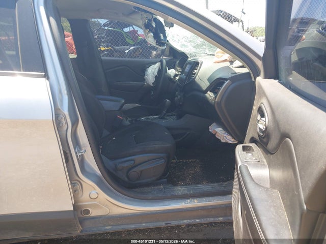 45101231 :رقم المزاد ، 1C4PJLCB0LD585752 vin ، 2020 Jeep Cherokee Latitude Fwd مزاد بيع