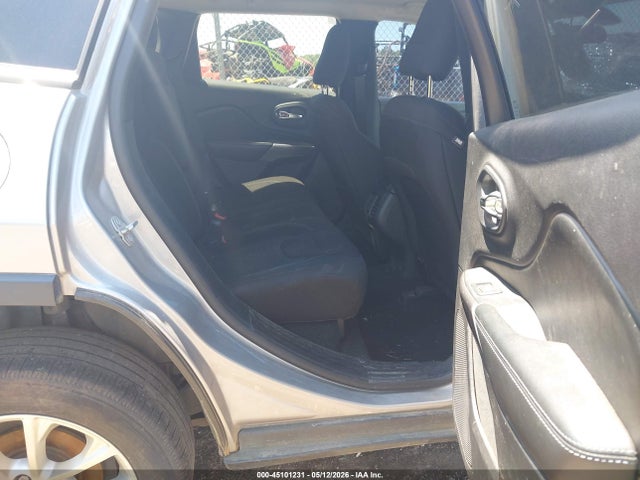 45101231 :رقم المزاد ، 1C4PJLCB0LD585752 vin ، 2020 Jeep Cherokee Latitude Fwd مزاد بيع