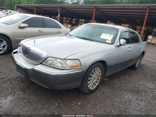 Продаж на аукціоні авто 2003 Lincoln Town Car Signature, vin: 1LNHM82W83Y616408, номер лоту: 45101236