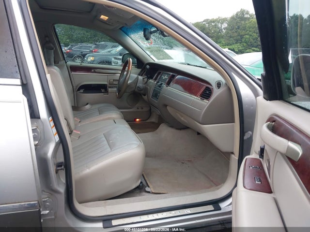 Продаж на аукціоні авто 2003 Lincoln Town Car Signature, vin: 1LNHM82W83Y616408, номер лоту: 45101236