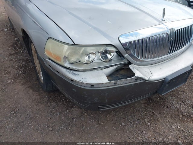 Продаж на аукціоні авто 2003 Lincoln Town Car Signature, vin: 1LNHM82W83Y616408, номер лоту: 45101236