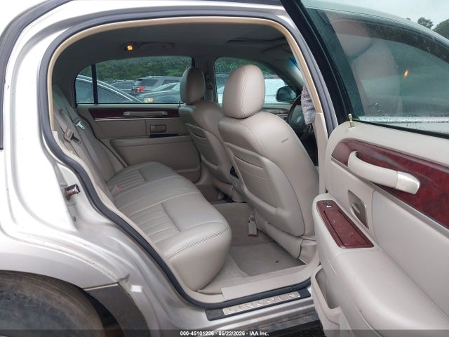 Продаж на аукціоні авто 2003 Lincoln Town Car Signature, vin: 1LNHM82W83Y616408, номер лоту: 45101236