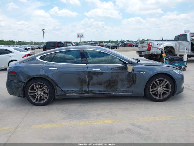 45101267 :رقم المزاد ، 5YJSA1H11EFP47589 vin ، 2014 Tesla Model S P85 مزاد بيع