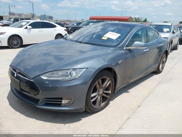 45101267 :رقم المزاد ، 5YJSA1H11EFP47589 vin ، 2014 Tesla Model S P85 مزاد بيع