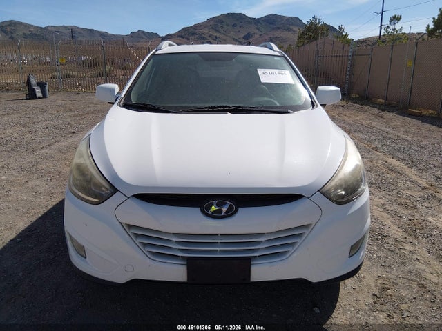 KM8JUCAG1FU019921 Hyundai TUCSON SE