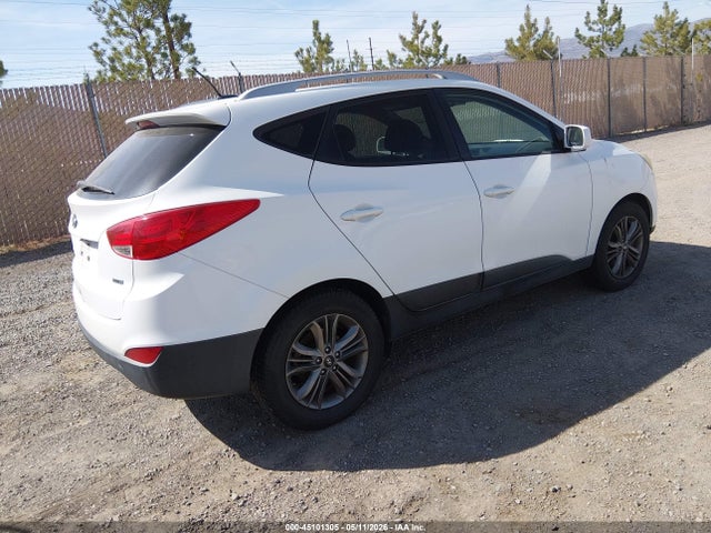 KM8JUCAG1FU019921 Hyundai TUCSON SE