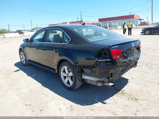 1VWAT7A33EC028777 Volkswagen Passat 1.8t Wolfsburg Edition