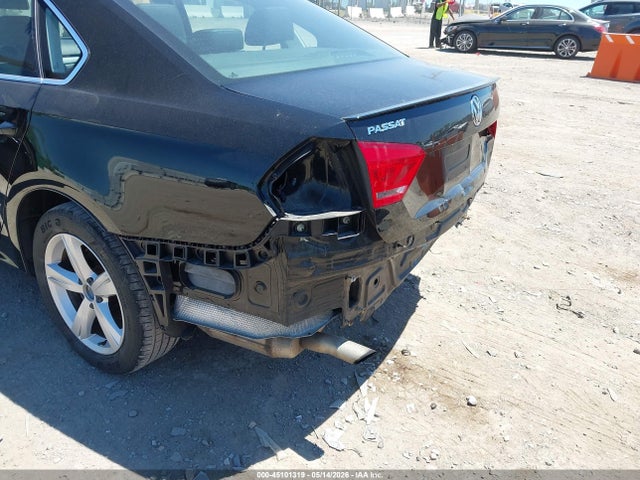 1VWAT7A33EC028777 Volkswagen Passat 1.8t Wolfsburg Edition