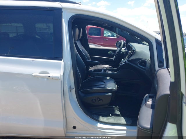 Продажа на аукционе авто 2025 Chrysler Pacifica Limited, vin: 2C4RC1GG2SR524170, номер лота: 45101328