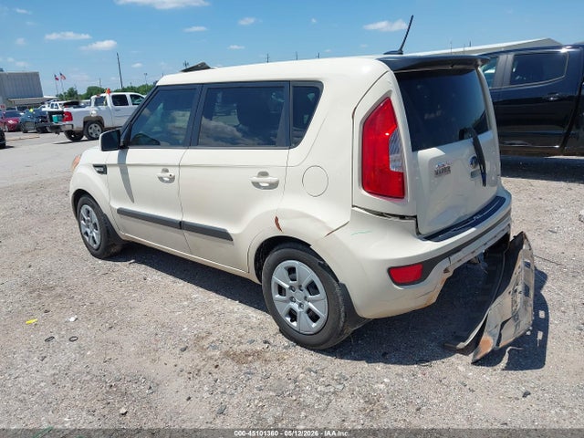 2013 Kia Soul მანქანა იყიდება აუქციონზე, vin: KNDJT2A58D7506321, აუქციონის ნომერი: 45101360