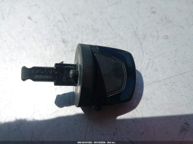 Продажа на аукционе авто 2011 Volvo C70 T5, vin: YV1672MC9BJ115628, номер лота: 45101362