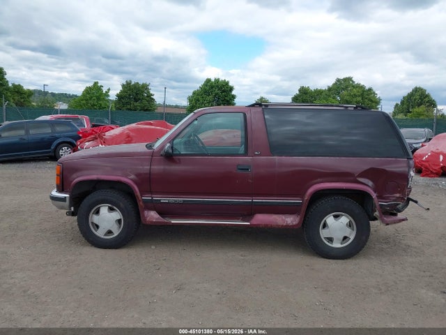 1995 Gmc Yukon მანქანა იყიდება აუქციონზე, vin: 1GKEK18K6SJ701817, აუქციონის ნომერი: 45101380