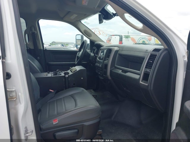 Продажа на аукционе авто 2017 Ram 2500 Tradesman  4x4 6'4 Box, vin: 3C6UR5CJ2HG727485, номер лота: 45101403