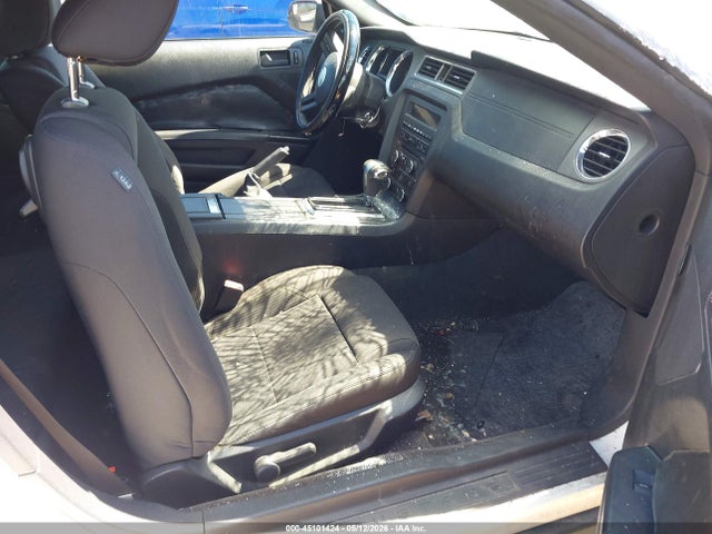 45101424 :رقم المزاد ، 1ZVBP8EM9C5232695 vin ، 2012 Ford Mustang V6 مزاد بيع