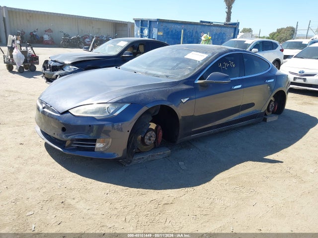 2015 Tesla Model S 85d/p85d მანქანა იყიდება აუქციონზე, vin: 5YJSA1H42FF080995, აუქციონის ნომერი: 45101449