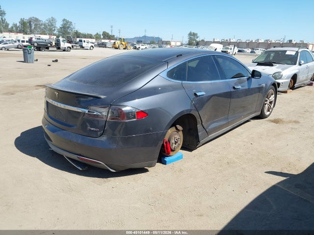 2015 Tesla Model S 85d/p85d მანქანა იყიდება აუქციონზე, vin: 5YJSA1H42FF080995, აუქციონის ნომერი: 45101449