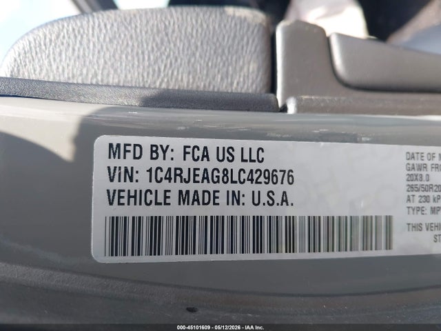 1C4RJEAG8LC429676 Jeep Grand Cherokee Altitude 4x2
