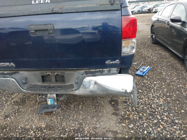 45101695 :رقم المزاد ، 5TFCY5F13CX013775 vin ، 2012 Toyota Tundra Grade 5.7l V8 مزاد بيع
