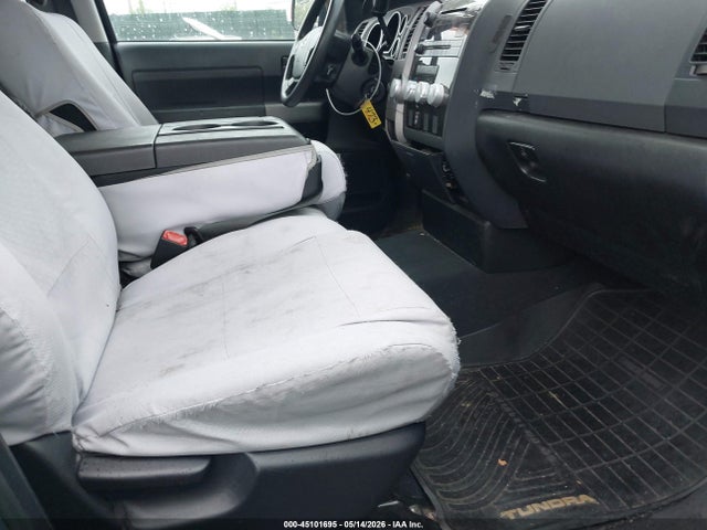 45101695 :رقم المزاد ، 5TFCY5F13CX013775 vin ، 2012 Toyota Tundra Grade 5.7l V8 مزاد بيع