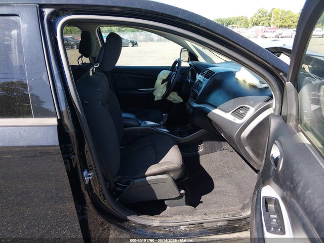 45101760 :رقم المزاد ، 3C4PDCGB1HT606384 vin ، 2017 Dodge Journey Crossroad مزاد بيع