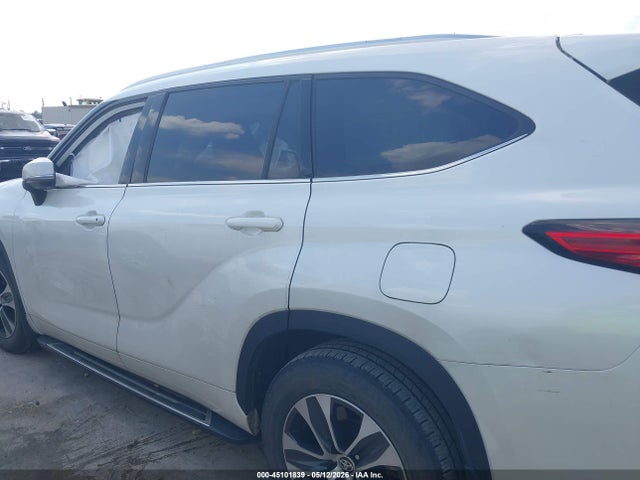 Продажа на аукционе авто 2020 Toyota Highlander Xle, vin: 5TDGZRAH2LS512938, номер лота: 45101839
