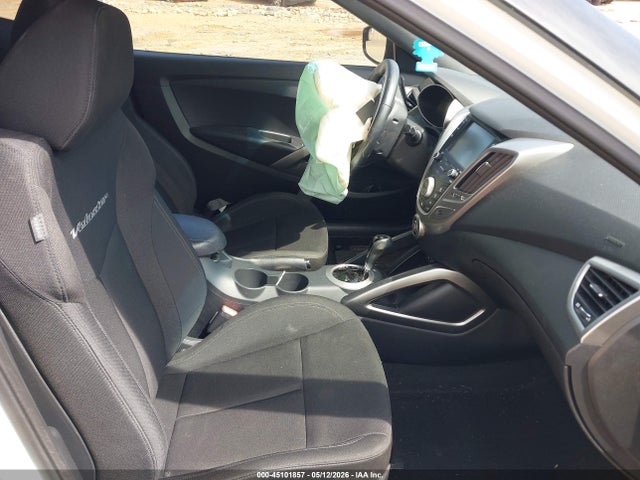 Продаж на аукціоні авто 2017 Hyundai Veloster Value Edition, vin: KMHTC6AD1HU319576, номер лоту: 45101857