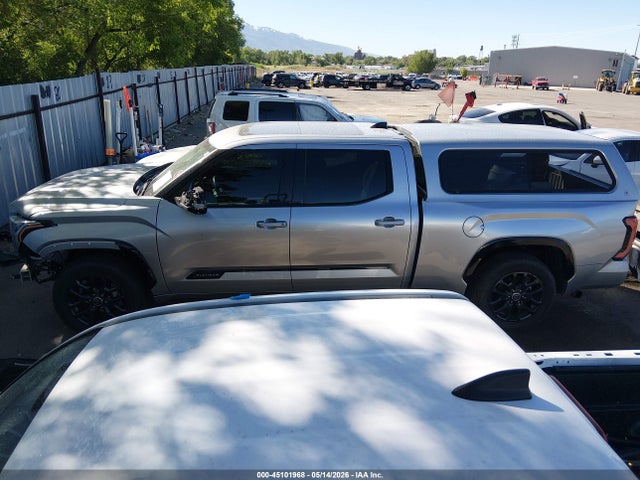 2022 Toyota Tundra Platinum მანქანა იყიდება აუქციონზე, vin: 5TFNA5EC8NX009868, აუქციონის ნომერი: 45101968
