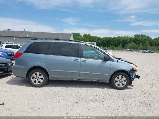 2010 Toyota Sienna Le მანქანა იყიდება აუქციონზე, vin: 5TDKK4CC0AS313032, აუქციონის ნომერი: 45101979