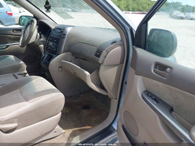 2010 Toyota Sienna Le მანქანა იყიდება აუქციონზე, vin: 5TDKK4CC0AS313032, აუქციონის ნომერი: 45101979