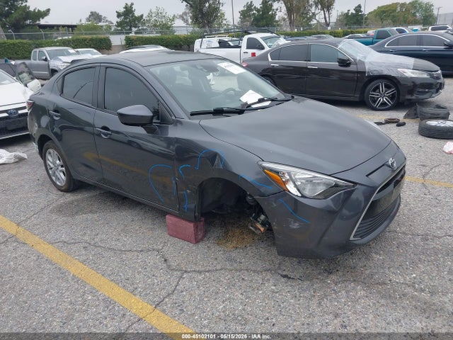 45102101 :رقم المزاد ، 3MYDLBYV5HY149785 vin ، 2017 Toyota Yaris Ia مزاد بيع