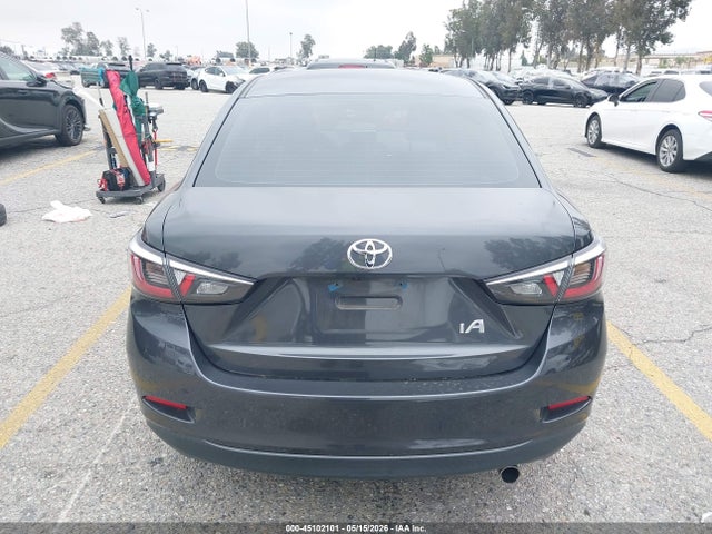 45102101 :رقم المزاد ، 3MYDLBYV5HY149785 vin ، 2017 Toyota Yaris Ia مزاد بيع